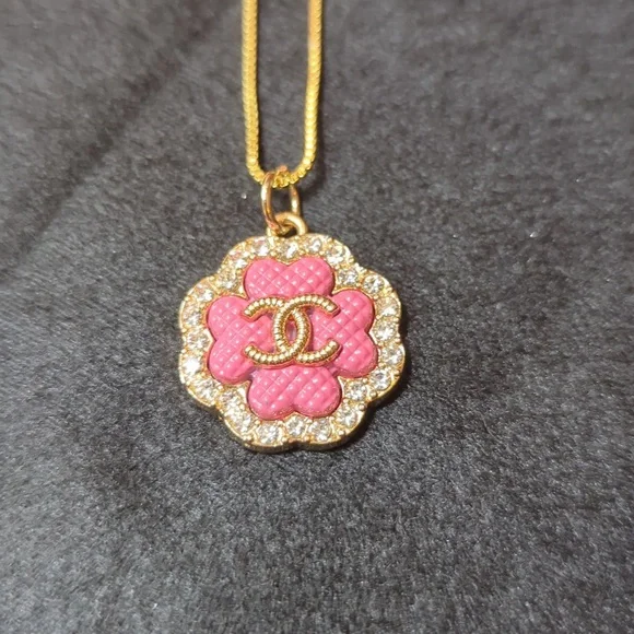 Chanel Necklace - Picture 6 of 8